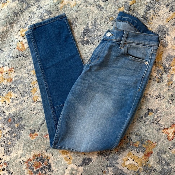 Old Navy Boyfriend Skinny Jeans Size 4 - Picture 1 of 5